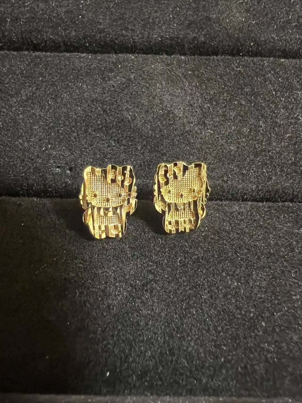 Nugget Heart  Stud Earrings